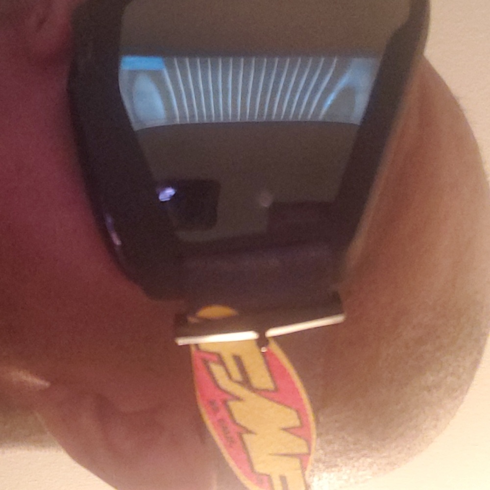 Goggles - Picture 5 of 5